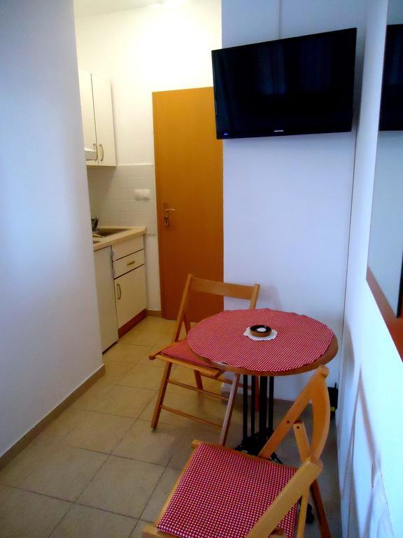 Apartments Mandic Tučepi Pokoj fotografie